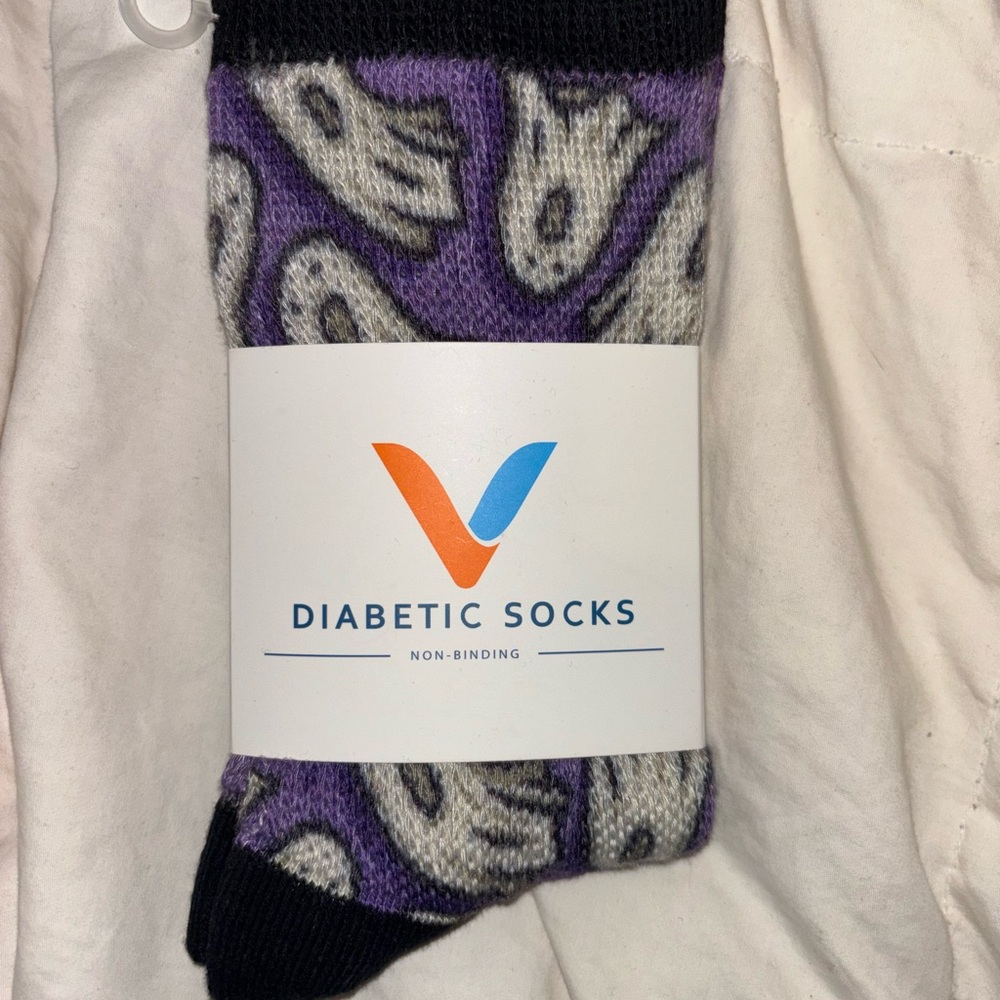 Viasox  Non-Binding cute ghosts ! Purple and Black :M: NWT